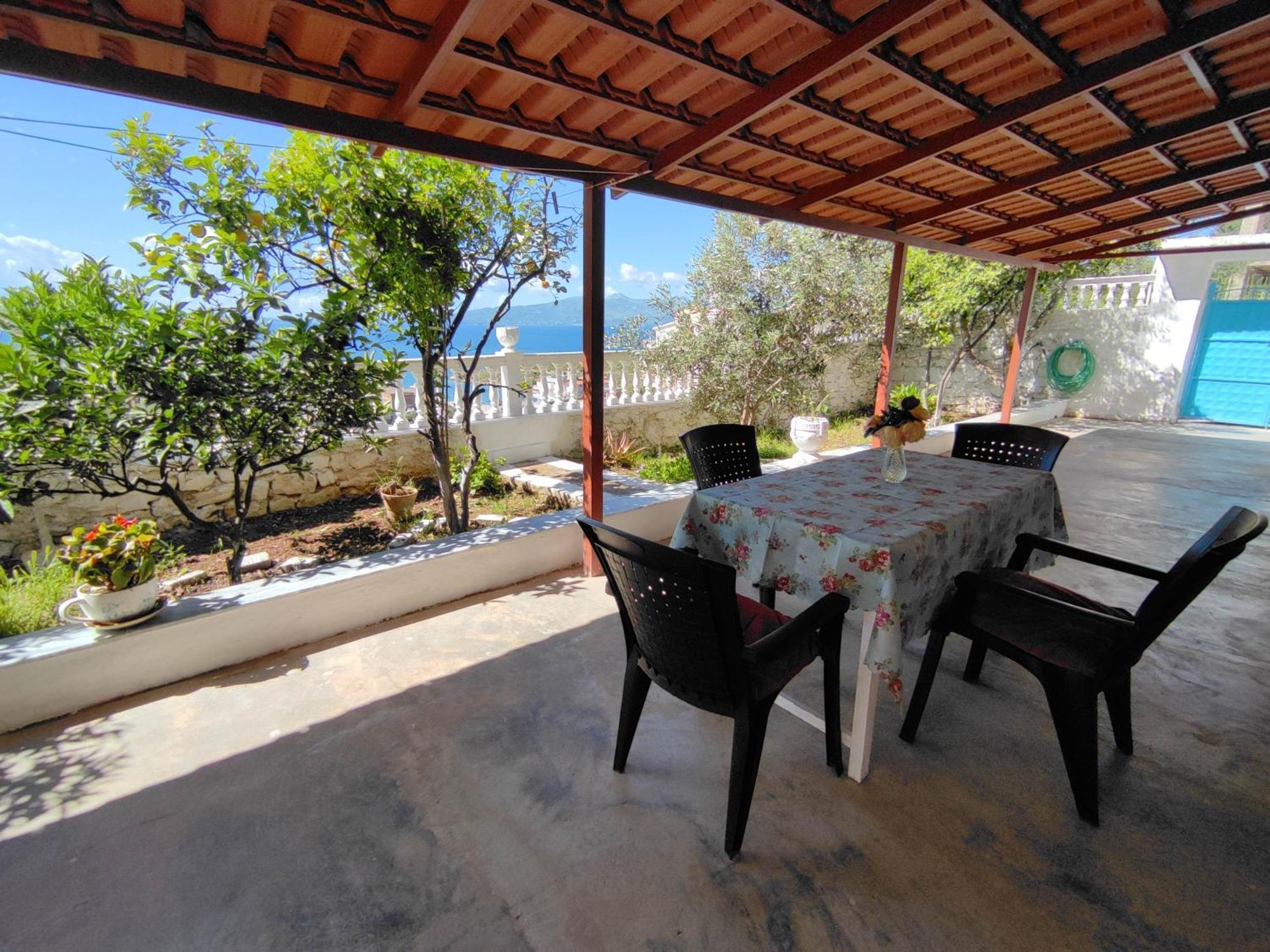 Aris Apartment Sarande Bagian luar foto