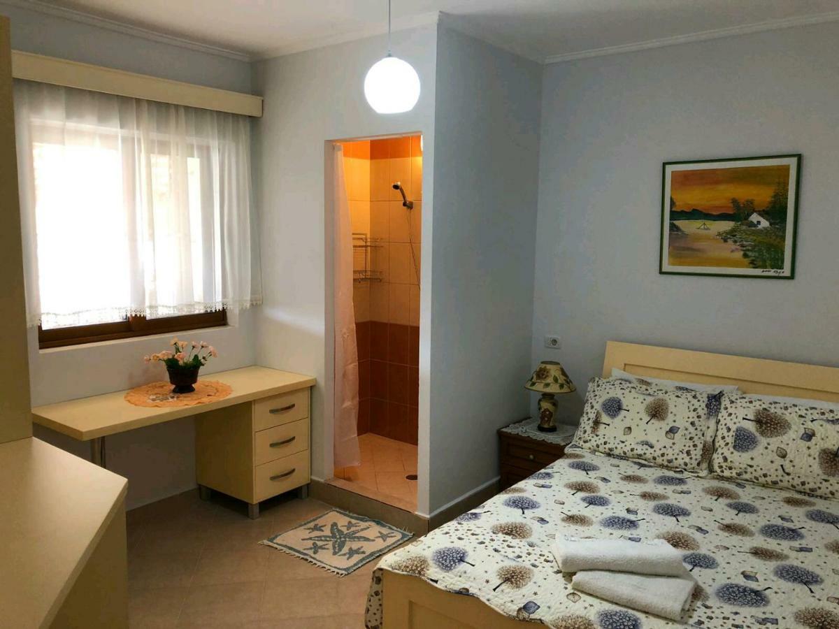 Aris Apartment Sarande Bagian luar foto