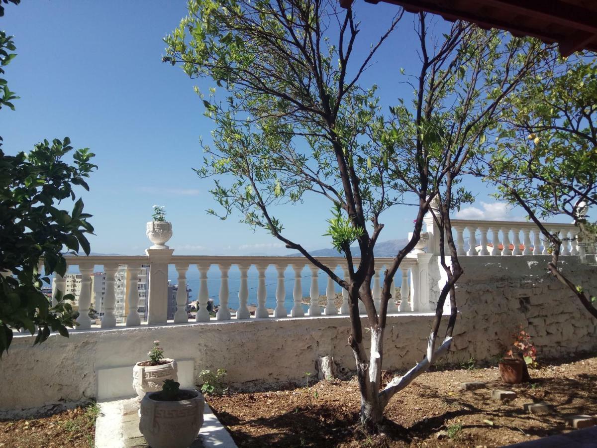 Aris Apartment Sarande Bagian luar foto